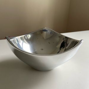 Nambe 7.5" Tri Corner Bowl